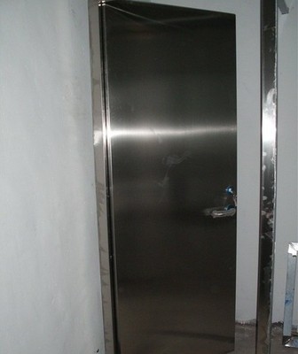 厂家》茂名防辐射铅门《价格、规格(图),库存安全防护产品,无锡市铸荣利金属材料